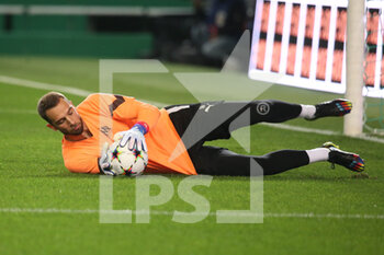 2022-10-12 - Pau Lopez of Olympique Marseille warms up during the UEFA Champions League, Group D football match between Sporting CP and Olympique de Marseille on October 12, 2022 at Jose Alvalade stadium in Lisbon, Portugal - FOOTBALL - CHAMPIONS LEAGUE - SPORTING V MARSEILLE - UEFA CHAMPIONS LEAGUE - SOCCER