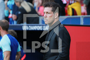 2022-10-12 - Diego Pablo Simeone, head coach of Atletico de Madrid during the UEFA Champions League, Group B football match between Atletico de Madrid and Club Brugge on October 12, 2022 at Civitas Metropolitano stadium in Madrid, Spain - FOOTBALL - CHAMPIONS LEAGUE - ATLETICO MADRID V CLUB BRUGGE - UEFA CHAMPIONS LEAGUE - SOCCER