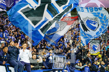 2022-10-12 - Fans of FC Porto during the UEFA Champions League, Group B football match between Bayer 04 Leverkusen and FC Porto on October 12, 2022 at the BayArena in Leverkusen, Germany - FOOTBALL - CHAMPIONS LEAGUE - BAYER LEVERKUSEN V FC PORTO - UEFA CHAMPIONS LEAGUE - SOCCER