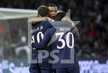 2022-10-25 - Neymar Jr of PSG celebrates his goal with Kylian Mbappe, Lionel Messi of PSG during the UEFA Champions League, Group H football match between Paris Saint-Germain (PSG) and Maccabi Haifa on October 25, 2022 at Parc des Princes stadium in Paris, France - FOOTBALL - CHAMPIONS LEAGUE - PARIS SG V MACCABI HAIFA - UEFA CHAMPIONS LEAGUE - SOCCER