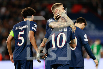 2022-10-25 - Neymar jr of PSG celebrates with Sergio Ramos during the UEFA Champions League, Group H football match between Paris Saint-Germain and Maccabi Haifa on October 25, 2022 at Parc des Princes stadium in Paris, France - FOOTBALL - CHAMPIONS LEAGUE - PARIS SG V MACCABI HAIFA - UEFA CHAMPIONS LEAGUE - SOCCER