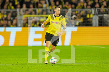 2022-10-25 - Niklas Sule (25) of Borussia Dortmund during the UEFA Champions League, Group G football match between Borussia Dortmund and Manchester City on October 25, 2022 at Signal Iduna Park in Dortmund, Germany - FOOTBALL - CHAMPIONS LEAGUE - DORTMUND V MANCHESTER CITY - UEFA CHAMPIONS LEAGUE - SOCCER