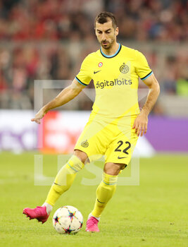 2022-11-01 - Henrikh Mkhitaryan of Inter during the UEFA Champions League, Group C football match between Bayern Munich and FC Internazionale on November 1, 2022 at Allianz Arena in Munich, Germany - FOOTBALL - CHAMPIONS LEAGUE - BAYERN MUNICH V INTERNAZIONALE - UEFA CHAMPIONS LEAGUE - SOCCER