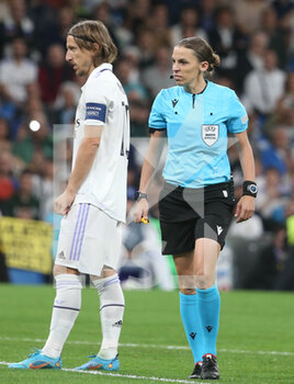 2022-11-02 - Stephanie Frappart referee during the UEFA Champions League, Group F football match between Real Madrid CF and Celtic FC on November 2, 2022 at Santiago Bernabeu stadium in Madrid, Spain - FOOTBALL - CHAMPIONS LEAGUE - REAL MADRID V CELTIC - UEFA CHAMPIONS LEAGUE - SOCCER