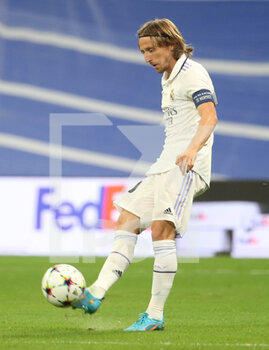 2022-11-02 - Luka Modric of Real Madrid during the UEFA Champions League, Group F football match between Real Madrid CF and Celtic FC on November 2, 2022 at Santiago Bernabeu stadium in Madrid, Spain - FOOTBALL - CHAMPIONS LEAGUE - REAL MADRID V CELTIC - UEFA CHAMPIONS LEAGUE - SOCCER