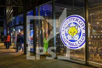 2022-02-17 - Visitors to the club shop before the UEFA Europa Conference League, Play-off, 1st leg football match between Leicester City and Randers FC on February 17, 2022 at the King Power Stadium in Leicester, England - LEICESTER CITY VS RANDERS FC - UEFA CONFERENCE LEAGUE - SOCCER