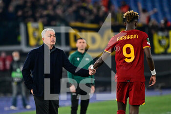 2022-03-17 - Jose’ Mourinho coach (AS Roma) Tammy Abraham (AS Roma)  during the UEFA Europa Conference League football match between AS Roma and Vitesse  at The Olympic Stadium in Rome on March 17, 2022. - AS ROMA VS VITESSE - UEFA CONFERENCE LEAGUE - SOCCER