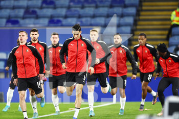 2022-03-10 - Rennes Players warm up before the UEFA Conference League, Round of 16, 1st leg football match between Leicester City and Stade Rennais (Rennes) on March 10, 2022 at King Power Stadium in Leicester, England - LEICESTER CITY VS STADE RENNAIS (RENNES) - UEFA CONFERENCE LEAGUE - SOCCER