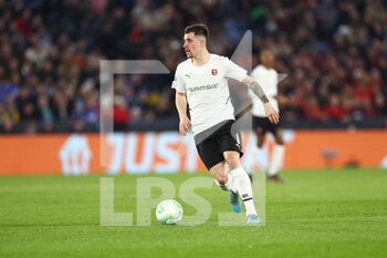 2022-03-10 - Rennes Midfielder Baptiste Santamaria during the UEFA Conference League, Round of 16, 1st leg football match between Leicester City and Stade Rennais (Rennes) on March 10, 2022 at King Power Stadium in Leicester, England - LEICESTER CITY VS STADE RENNAIS (RENNES) - UEFA CONFERENCE LEAGUE - SOCCER