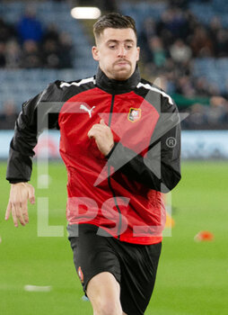 2022-03-10 - Baptiste Santamaria of Stade Rennais warms up during the UEFA Conference League, Round of 16, 1st leg football match between Leicester City and Stade Rennais (Rennes) on March 10, 2022 at King Power Stadium in Leicester, England - LEICESTER CITY VS STADE RENNAIS (RENNES) - UEFA CONFERENCE LEAGUE - SOCCER