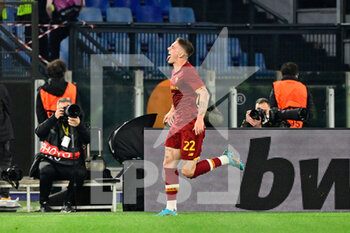 2022-04-14 - Nicolo' Zaniolo (AS Roma) celebrates after scoring the goal 3-0 during the UEFA Europa Conference League football match between AS Roma and FK Bodo/Glimt at The Olympic Stadium in Rome on April 14, 2022. - AS ROMA VS FK BODO/GLIMT - UEFA CONFERENCE LEAGUE - SOCCER