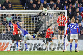 2022-04-07 - Yvon Mvogo (38) of PSV Eindhoven makes a save during the UEFA Europa Conference League, Quarter-finals, 1st leg football match between Leicester City and PSV Eindhoven on April 7, 2022 at the King Power Stadium in Leicester, England - LEICESTER CITY VS PSV EINDHOVEN - UEFA CONFERENCE LEAGUE - SOCCER