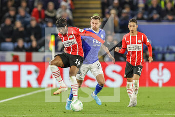 2022-04-07 - Mohammed Ihattaren (10) of PSV Eindhoven, Timoty Castagne (27) of Leicester City during the UEFA Europa Conference League, Quarter-finals, 1st leg football match between Leicester City and PSV Eindhoven on April 7, 2022 at the King Power Stadium in Leicester, England - LEICESTER CITY VS PSV EINDHOVEN - UEFA CONFERENCE LEAGUE - SOCCER