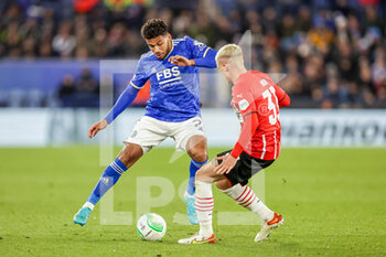 2022-04-07 - James Justin (2) of Leicester City battles with Philipp Max (31) of PSV Eindhoven during the UEFA Europa Conference League, Quarter-finals, 1st leg football match between Leicester City and PSV Eindhoven on April 7, 2022 at the King Power Stadium in Leicester, England - LEICESTER CITY VS PSV EINDHOVEN - UEFA CONFERENCE LEAGUE - SOCCER