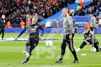 2022-04-28 - Jamie Vardy (9) of Leicester City warms up during the UEFA Europa Conference League, Semi-finals, 1st leg football match between Leicester City and AS Roma on April 28, 2022 at the King Power Stadium in Leicester, England - LEICESTER CITY VS AS ROMA - UEFA CONFERENCE LEAGUE - SOCCER