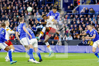2022-04-28 - Tammy Abraham (9) of Roma and Wesley Fofana (3) of Leicester City during the UEFA Europa Conference League, Semi-finals, 1st leg football match between Leicester City and AS Roma on April 28, 2022 at the King Power Stadium in Leicester, England - LEICESTER CITY VS AS ROMA - UEFA CONFERENCE LEAGUE - SOCCER