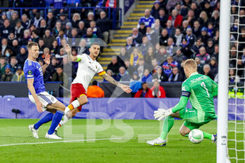 2022-04-28 - Lorenzo Pellegrini (7) of Roma scores a goal 0-1 during the UEFA Europa Conference League, Semi-finals, 1st leg football match between Leicester City and AS Roma on April 28, 2022 at the King Power Stadium in Leicester, England - LEICESTER CITY VS AS ROMA - UEFA CONFERENCE LEAGUE - SOCCER