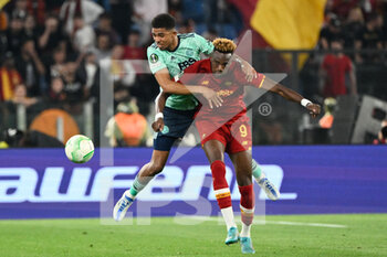 2022-05-05 - Tammy Abraham (AS Roma) Wesley Fofana (Leicester City) during the UEFA Europa Conference League football match between AS Roma and Leicester City at The Olympic Stadium in Rome on May 05, 2022. - AS ROMA VS LEICESTER - UEFA CONFERENCE LEAGUE - SOCCER