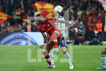 2022-05-05 - Tammy Abraham (AS Roma) Jonny Evans (Leicester City) during the UEFA Europa Conference League football match between AS Roma and Leicester City at The Olympic Stadium in Rome on May 05, 2022. - AS ROMA VS LEICESTER - UEFA CONFERENCE LEAGUE - SOCCER