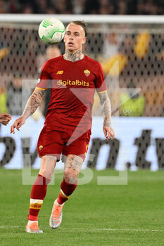 2022-05-05 - Rick Karsdorp (AS Roma) during the UEFA Europa Conference League football match between AS Roma and Leicester City at The Olympic Stadium in Rome on May 05, 2022. - AS ROMA VS LEICESTER - UEFA CONFERENCE LEAGUE - SOCCER
