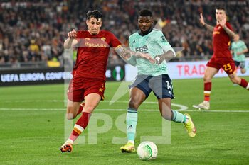 2022-05-05 - Roger Ibanez (AS Roma) Kelechi Iheanacho (Leicester City) during the UEFA Europa Conference League football match between AS Roma and Leicester City at The Olympic Stadium in Rome on May 05, 2022. - AS ROMA VS LEICESTER - UEFA CONFERENCE LEAGUE - SOCCER