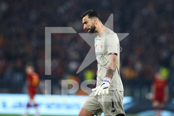 2022-05-05 - Rui Patricio goalkeeper of Roma reacts during the UEFA Conference League, Semi-finals, 2nd leg football match between AS Roma and Leicester City on May 5, 2022 at Stadio Olimpico in Rome, Italy - AS ROMA VS LEICESTER CITY - UEFA CONFERENCE LEAGUE - SOCCER