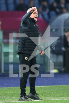 2022-05-05 - Jose' Mourinho head coach of Roma gestures during the UEFA Conference League, Semi-finals, 2nd leg football match between AS Roma and Leicester City on May 5, 2022 at Stadio Olimpico in Rome, Italy - AS ROMA VS LEICESTER CITY - UEFA CONFERENCE LEAGUE - SOCCER