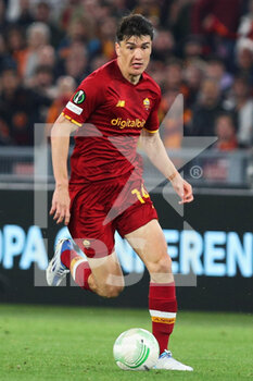 2022-05-05 - Eldor Shomurodov of Roma in action during the UEFA Conference League, Semi-finals, 2nd leg football match between AS Roma and Leicester City on May 5, 2022 at Stadio Olimpico in Rome, Italy - AS ROMA VS LEICESTER CITY - UEFA CONFERENCE LEAGUE - SOCCER