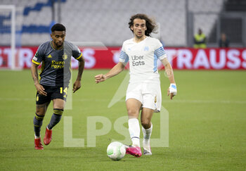 2022-05-05 - Matteo Guendouzi of Marseille, Reiss Nelson of Feyenoord (left) during the UEFA Europa Conference League semi-final second leg football match between Olympique de Marseille (OM) and Feyenoord Rotterdam on May 5, 2022 at Stade Velodrome in Marseille, France - OLYMPIQUE DE MARSEILLE (OM) VS FEYENOORD ROTTERDAM - UEFA CONFERENCE LEAGUE - SOCCER