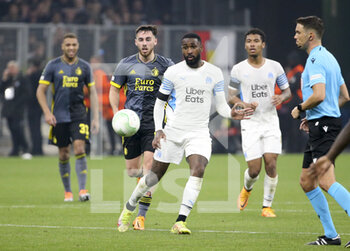 2022-05-05 - Gerson Santos da Silva of Marseille, Orkun Kokcu of Feyenoord (left) during the UEFA Europa Conference League semi-final second leg football match between Olympique de Marseille (OM) and Feyenoord Rotterdam on May 5, 2022 at Stade Velodrome in Marseille, France - OLYMPIQUE DE MARSEILLE (OM) VS FEYENOORD ROTTERDAM - UEFA CONFERENCE LEAGUE - SOCCER