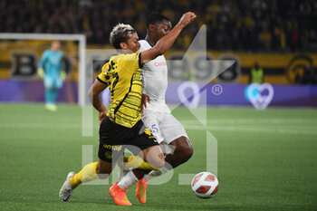 2022-08-18 - August 18, 2022, Bern, Wankdorf, Conference League Play-off: BSC Young Boys - RSC Anderlecht, #17 Kevin Rueegg (Young Boys) against #55 Marco Kana (Anderlecht). - CONFERENCE LEAGUE PLAYOFF: BSC YOUNG BOYS - RSC ANDERLECHT - UEFA CONFERENCE LEAGUE - SOCCER