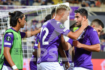 2022-09-08 - ACF Fiorentina players celebrate after a goal - ACF FIORENTINA VS FK RFS - UEFA CONFERENCE LEAGUE - SOCCER