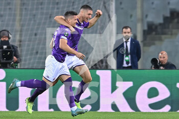 2022-10-13 - Luka Jovic (ACF Fiorentina) celebrates after scoring a goal with Nikola Milenkovic (ACF Fiorentina) - ACF FIORENTINA VS HEART OF MIDLOTHIAN FC - UEFA CONFERENCE LEAGUE - SOCCER