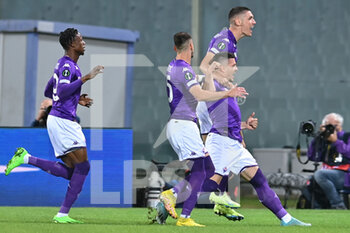 2022-10-13 - ACF Fiorentina players celebrate after a goal - ACF FIORENTINA VS HEART OF MIDLOTHIAN FC - UEFA CONFERENCE LEAGUE - SOCCER