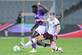 2022-10-13 - Alfred Duncan (ACF Fiorentina) and Connor Smith (Heart of Midlothian FC) - ACF FIORENTINA VS HEART OF MIDLOTHIAN FC - UEFA CONFERENCE LEAGUE - SOCCER