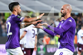 2022-10-13 - Nicolas Gonzalez (ACF Fiorentina) with Riccardo Saponara (ACF Fiorentina) - ACF FIORENTINA VS HEART OF MIDLOTHIAN FC - UEFA CONFERENCE LEAGUE - SOCCER