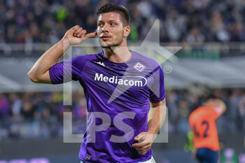 2022-10-27 - Luka Jovic (ACF Fiorentina) celebrates after scoring a goal - ACF FIORENTINA VS ISTANBUL BASAKSEHIR FK - UEFA CONFERENCE LEAGUE - SOCCER