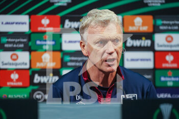 2022-10-13 - West Ham United manager David Moyles during the post match press conference after the UEFA Europa Conference League, Group B football match between West Ham United and RSC Anderlecht on October 13, 2022 at the London Stadium in London, England - FOOTBALL - CONFERENCE LEAGUE - WEST HAM V ANDERLECHT - UEFA CONFERENCE LEAGUE - SOCCER