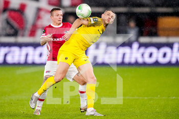 2022-11-03 - Jordi Clasie of AZ Alkmaar, Volodymyr Adamiuk of Dnipro-1 during the UEFA Europa Conference League, Group E football match between AZ Alkmaar and SC Dnipro-1 on November 3, 2022 at the AZ Stadion in Alkmaar, Netherlands - FOOTBALL - CONFERENCE LEAGUE - AZ ALKMAAR V DNIPRO-1 - UEFA CONFERENCE LEAGUE - SOCCER