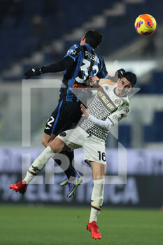 2022-01-12 - Matteo Pessina (Atalanta BC) and Luca Fiordilino (Venezia FC) battle for the ball - ATALANTA BC VS VENEZIA FC - ITALIAN CUP - SOCCER