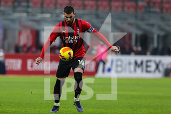 2022-01-13 - Theo Hernandez of AC Milan in action during the Coppa Italia 2021/22 football match between AC Milan and Genoa CFC at Giuseppe Meazza Stadium, Milan, Italy on January 13, 2022 - AC MILAN VS GENOA CFC - ITALIAN CUP - SOCCER