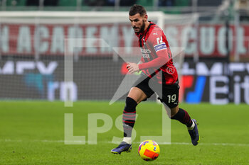 2022-01-13 - Theo Hernandez of AC Milan in action during the Coppa Italia 2021/22 football match between AC Milan and Genoa CFC at Giuseppe Meazza Stadium, Milan, Italy on January 13, 2022 - AC MILAN VS GENOA CFC - ITALIAN CUP - SOCCER