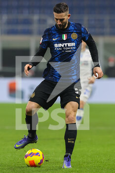 2022-01-19 - Roberto Gagliardini of FC Internazionale in action during the Coppa Italia 2021/22 football match between FC Internazionale and Empoli FC at Giuseppe Meazza Stadium, Milan, Italy on January 19, 2022 - INTER - FC INTERNAZIONALE VS EMPOLI FC - ITALIAN CUP - SOCCER