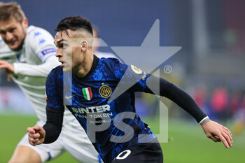 2022-01-19 - Lautaro Martinez of FC Internazionale in action during the Coppa Italia 2021/22 football match between FC Internazionale and Empoli FC at Giuseppe Meazza Stadium, Milan, Italy on January 19, 2022 - INTER - FC INTERNAZIONALE VS EMPOLI FC - ITALIAN CUP - SOCCER