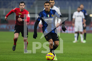 2022-01-19 - Alexis Sanchez of FC Internazionale in action during the Coppa Italia 2021/22 football match between FC Internazionale and Empoli FC at Giuseppe Meazza Stadium, Milan, Italy on January 19, 2022 - INTER - FC INTERNAZIONALE VS EMPOLI FC - ITALIAN CUP - SOCCER