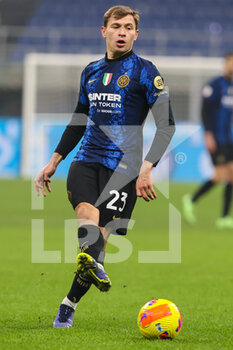 2022-01-19 - Nicolò Barella of FC Internazionale in action during the Coppa Italia 2021/22 football match between FC Internazionale and Empoli FC at Giuseppe Meazza Stadium, Milan, Italy on January 19, 2022 - INTER - FC INTERNAZIONALE VS EMPOLI FC - ITALIAN CUP - SOCCER