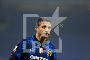 2022-01-19 - Alexis Sanchez of FC Internazionale looks on during the Coppa Italia 2021/22 football match between FC Internazionale and Empoli FC at Giuseppe Meazza Stadium, Milan, Italy on January 20, 2022 - INTER - FC INTERNAZIONALE VS EMPOLI FC - ITALIAN CUP - SOCCER