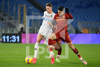 2022-01-20 - Thorir Johann Helgason (US Lecce) Roger Ibanez (AS Roma)  during the Coppa Italia Frecciarossa round of 16 match between AS Roma vs US Lecce at the Olimpic Stadium in Rome on 20 January 2022. - AS ROMA VS US LECCE - ITALIAN CUP - SOCCER