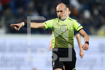 2022-02-10 - The referee Michael Fabbri assigns penalty kick  - ATALANTA BC VS ACF FIORENTINA - ITALIAN CUP - SOCCER