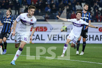 2022-02-10 - Krzysztof Piatek (ACF Fiorentina) celebrates after scoring his side's second goal of the match - ATALANTA BC VS ACF FIORENTINA - ITALIAN CUP - SOCCER